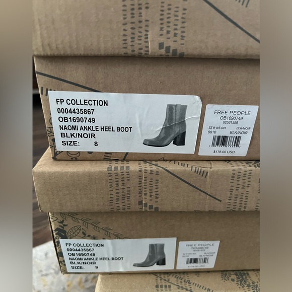 🌻🆕FREE PEOPLE Naomi Ankle Heel Boots-Black-Size 8 - Picture 15 of 16